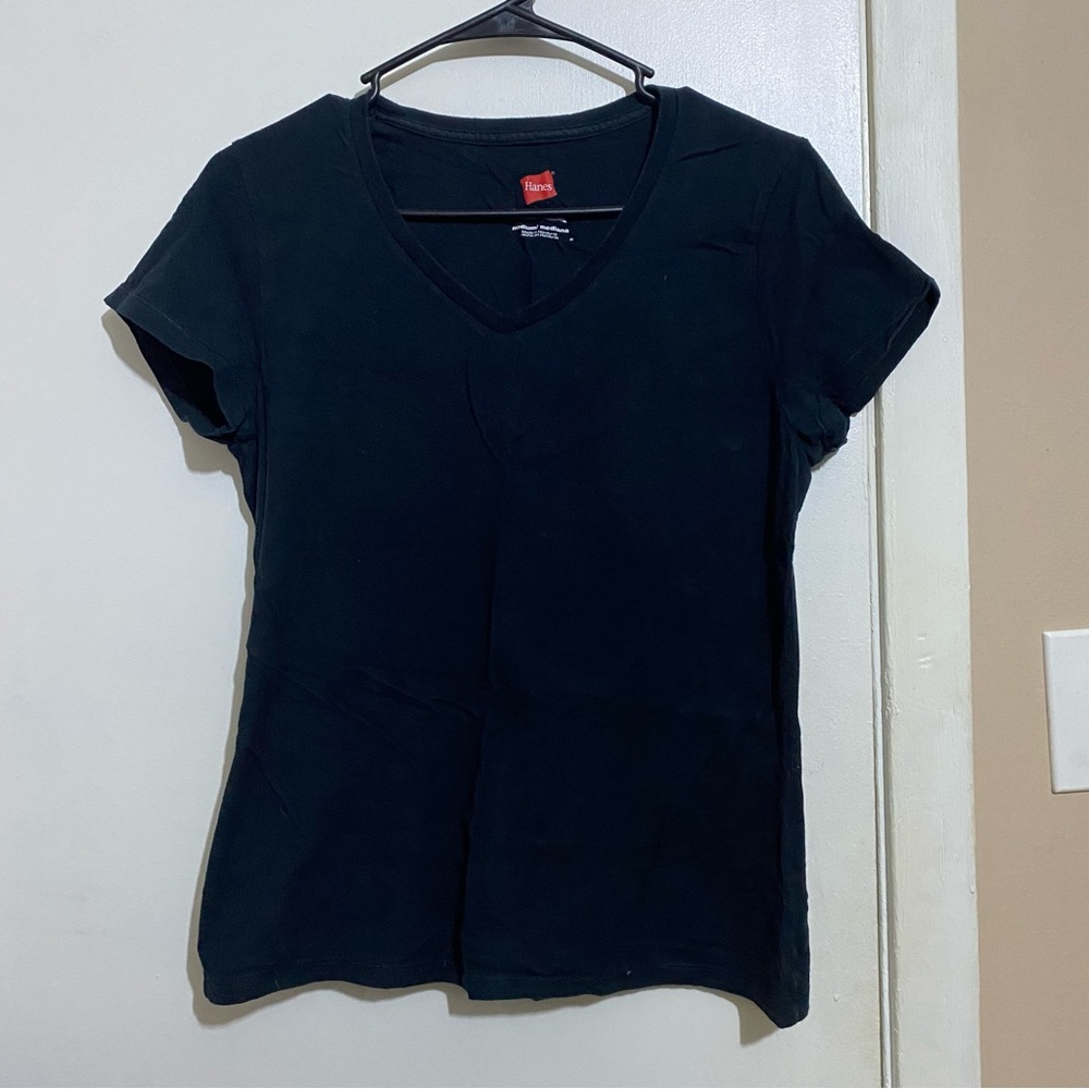 black hanes tee size medium